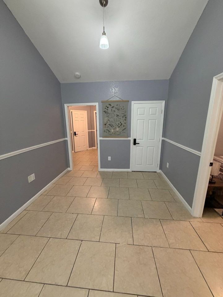 Nw 5th Ave - Photo 4 of 19