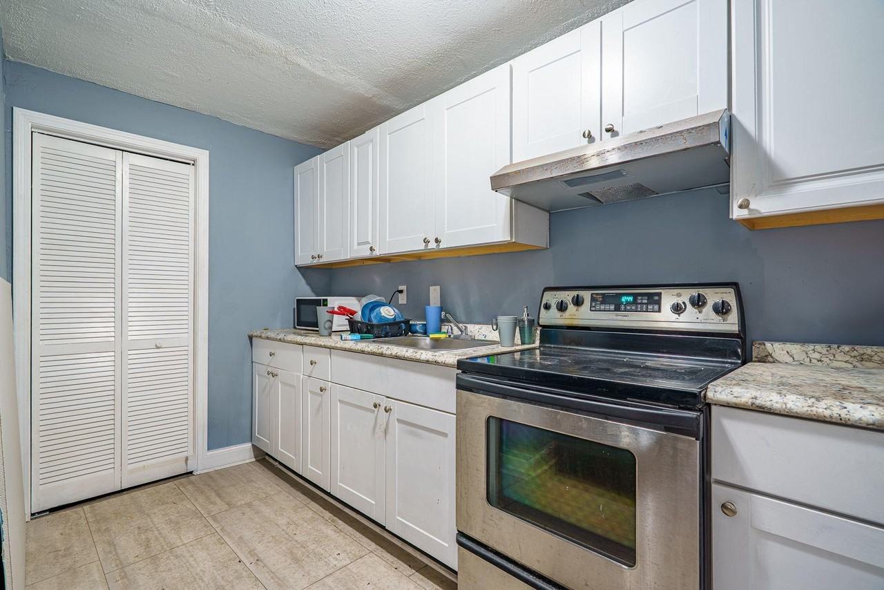 Howell Dr Sw - Photo 4 of 6