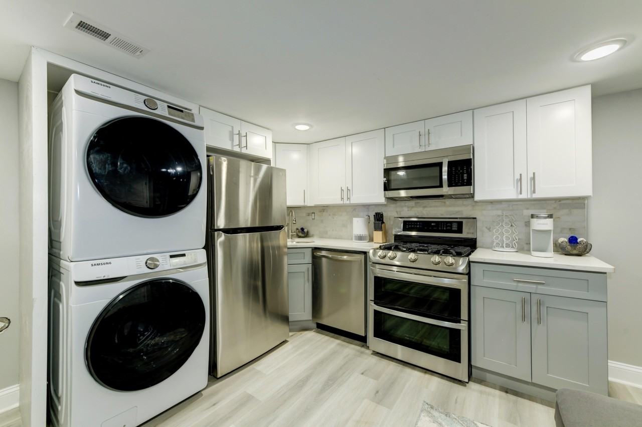 Addison St - Photo 4 of 8