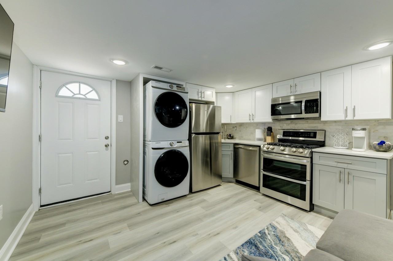 Addison St - Photo 7 of 8