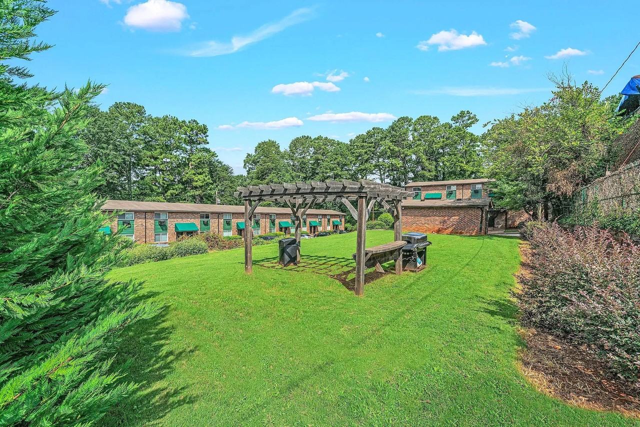 3961 Covington Highway - Photo 3 of 3