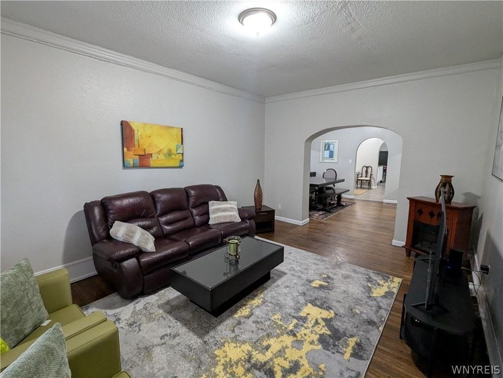 102 17th St - Photo 2 of 9