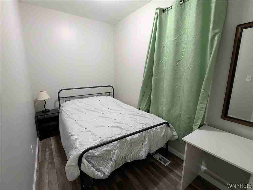 102 17th St - Photo 4 of 9