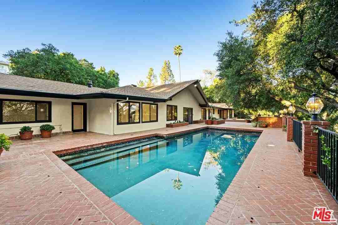 17449 Sumiya Dr - Photo 6 of 50