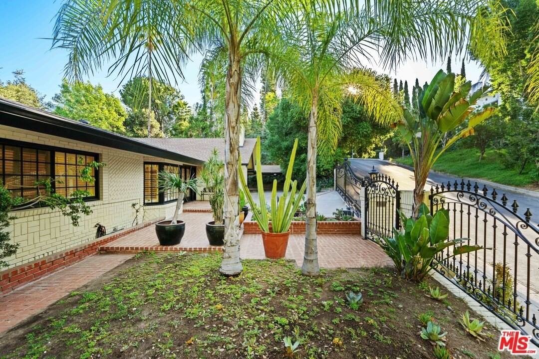 17449 Sumiya Dr - Photo 7 of 50