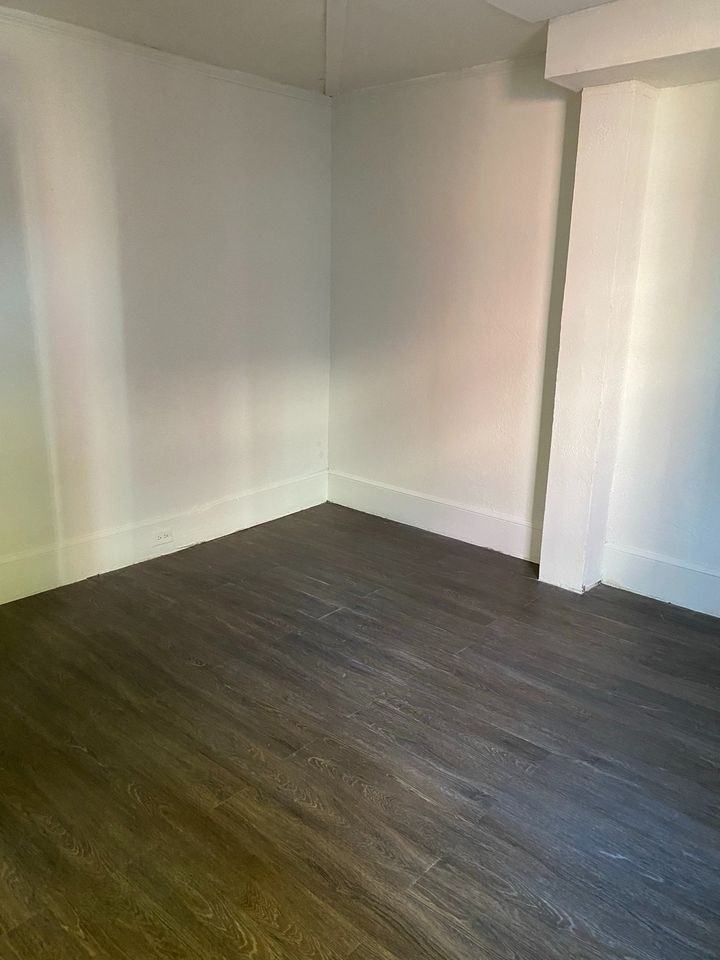 5155 N Catherine St #5153 - Photo 3 of 14