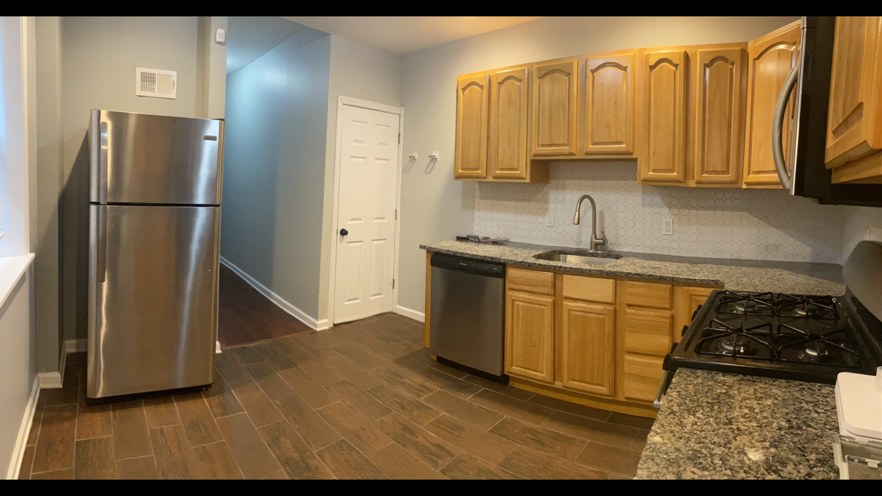 4030 Poplar St #1 - Photo 6 of 10