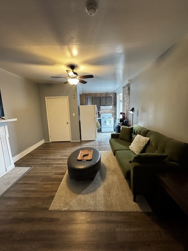 33 N Paint St #306 - Photo 3 of 6