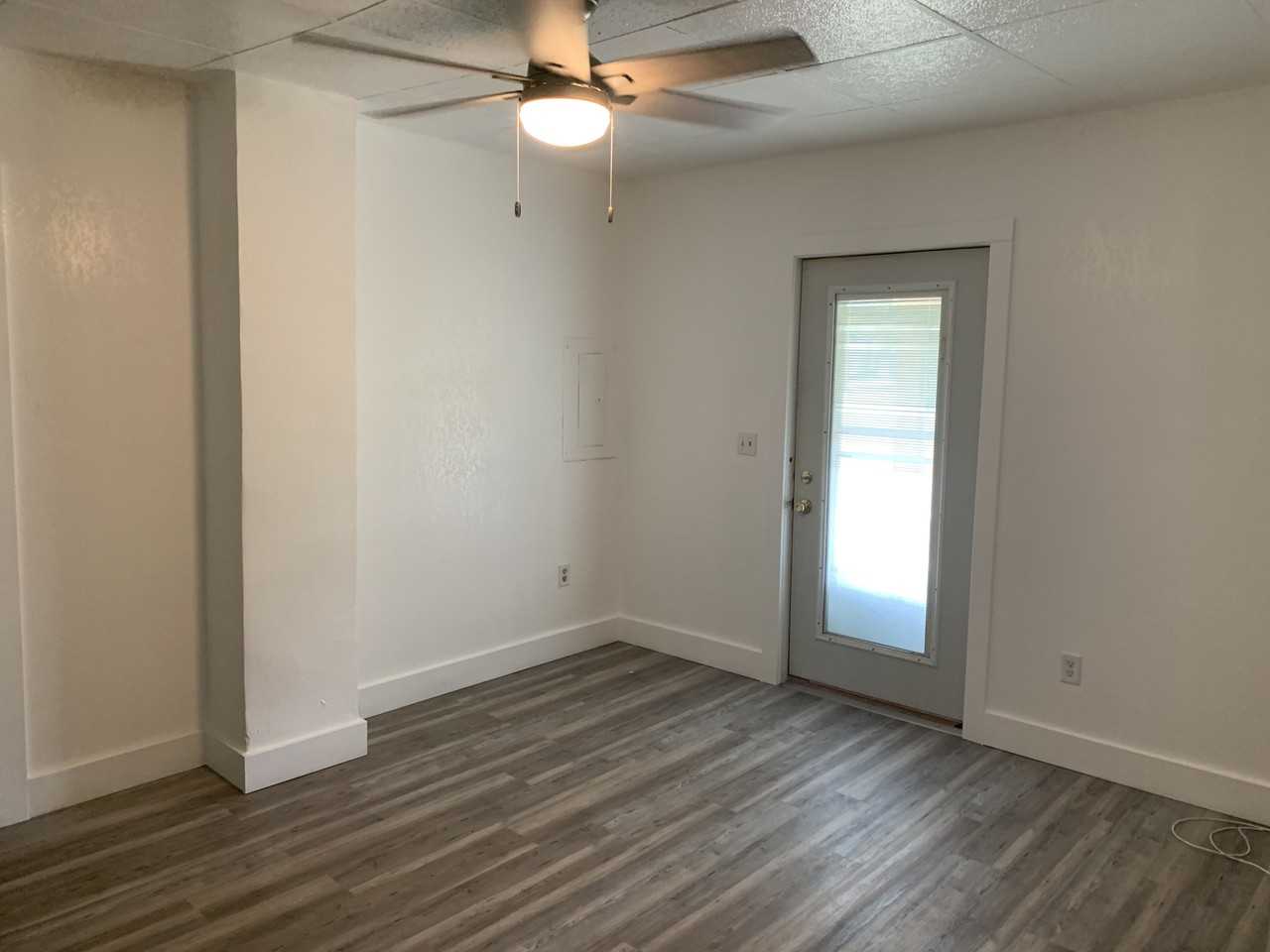 120 W Burr Oak St #3 - Photo 2 of 9