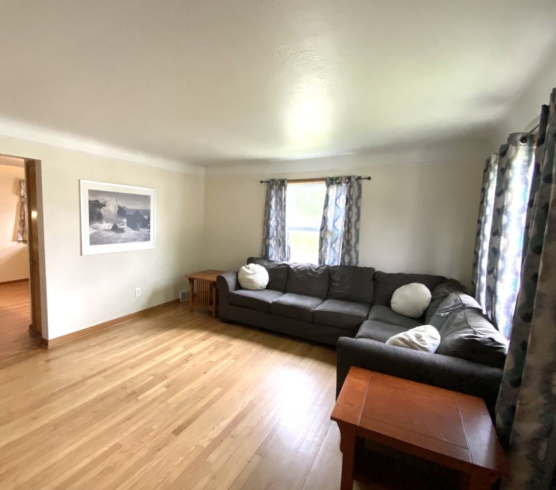 121 W Bagley Rd - Photo 5 of 10