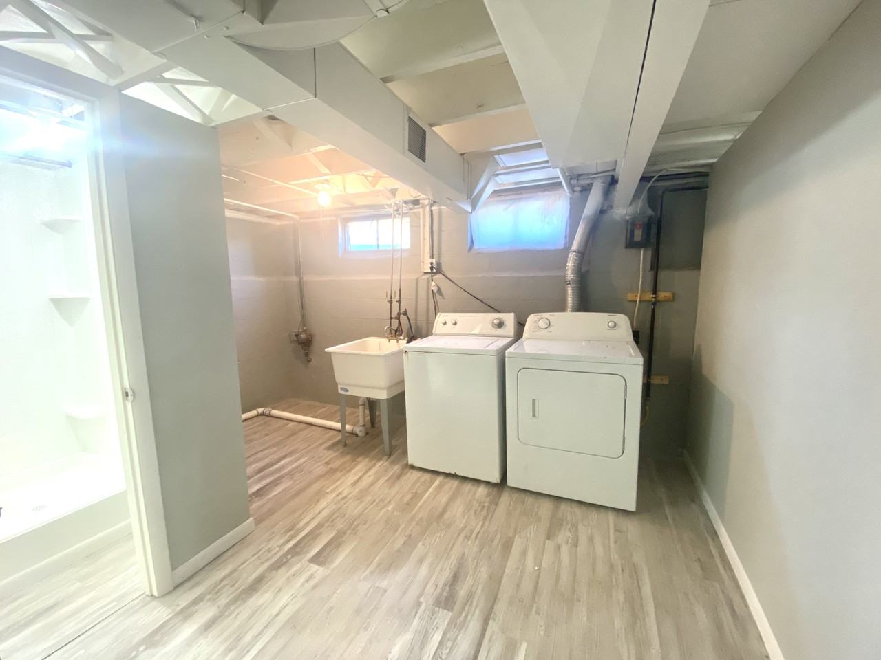 121 W Bagley Rd - Photo 7 of 10