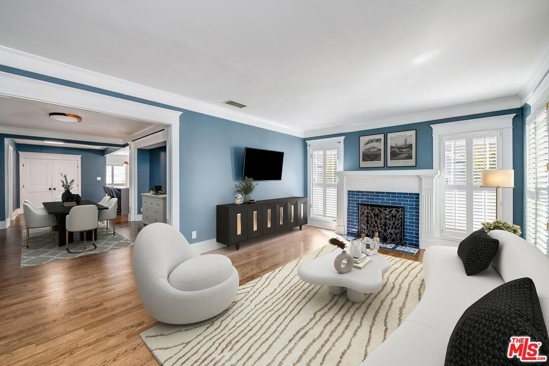 1308 N Ogden Dr - Photo 4 of 39