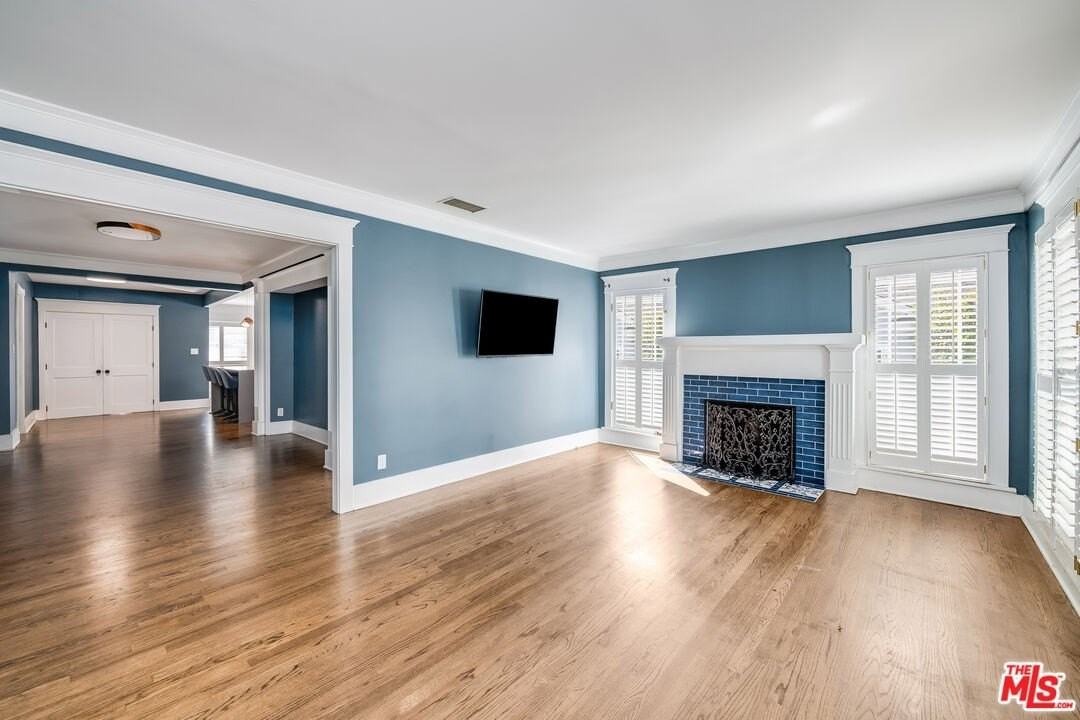 1308 N Ogden Dr - Photo 5 of 39