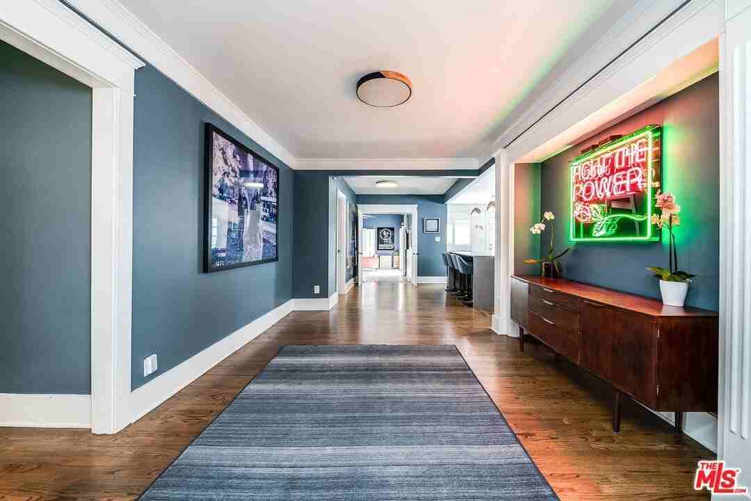 1308 N Ogden Dr - Photo 7 of 39