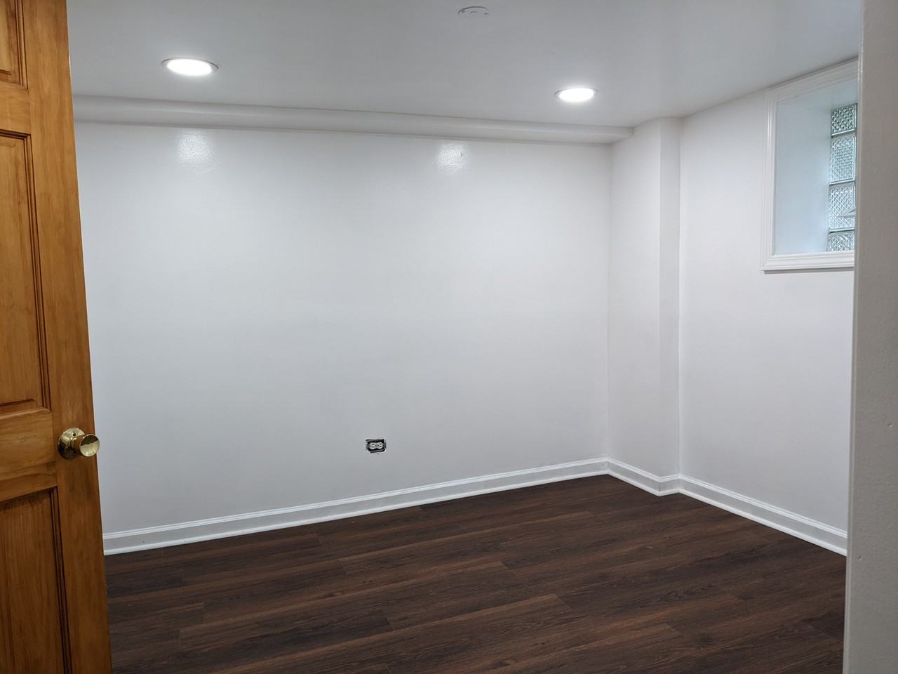 5719 W Giddings St - Photo 2 of 8