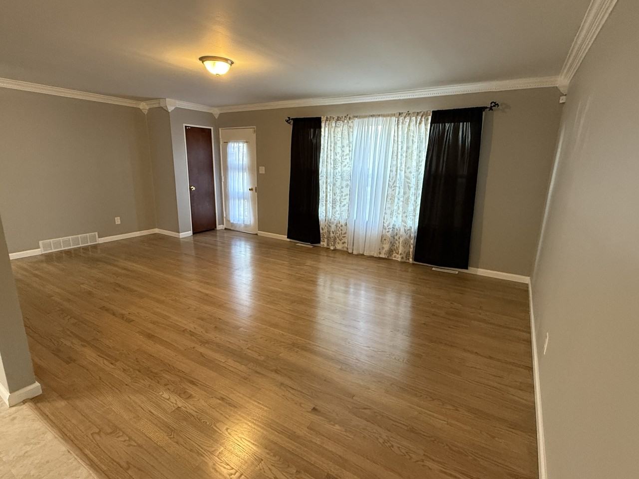 3 Trinity Ln - Photo 6 of 26