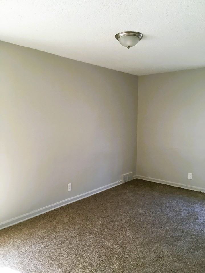 18457 Hoover St #57 - Photo 4 of 8