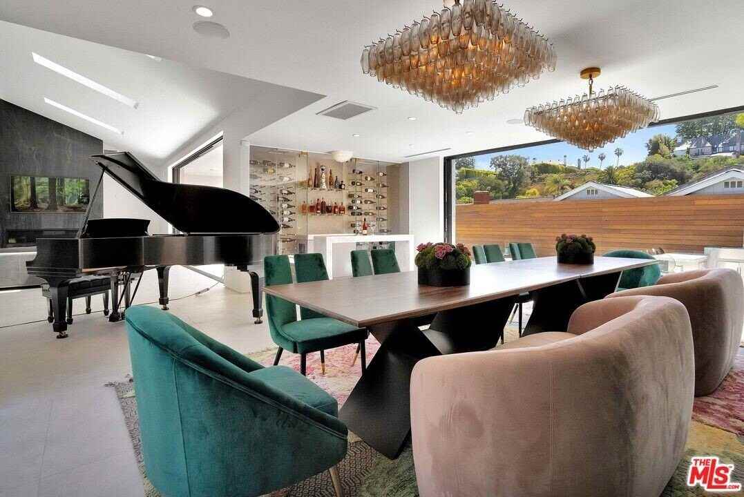 1368 Beckwith Ave - Photo 4 of 36