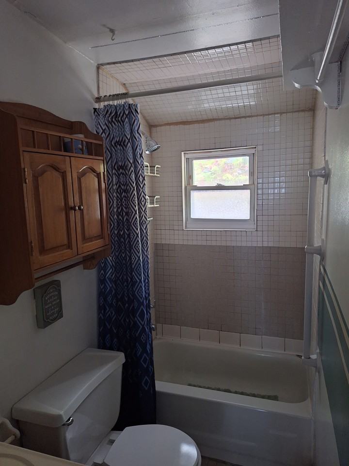 33 Oakwood Trl S - Photo 3 of 5