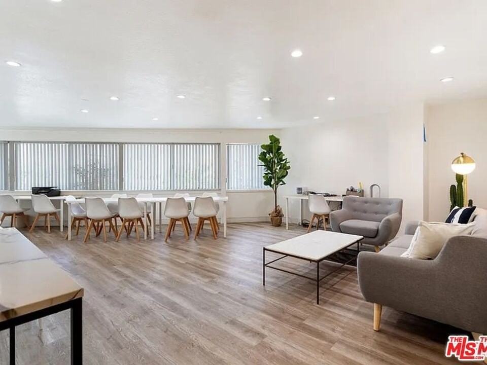 1440 23rd St Apt 123 - Photo 3 of 15