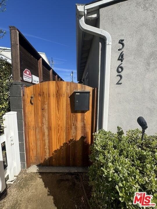 5460 Burnet Ave Unit A - Photo 7 of 8