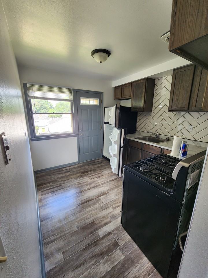 6810 W Morgan Ave #4 - Photo 5 of 6