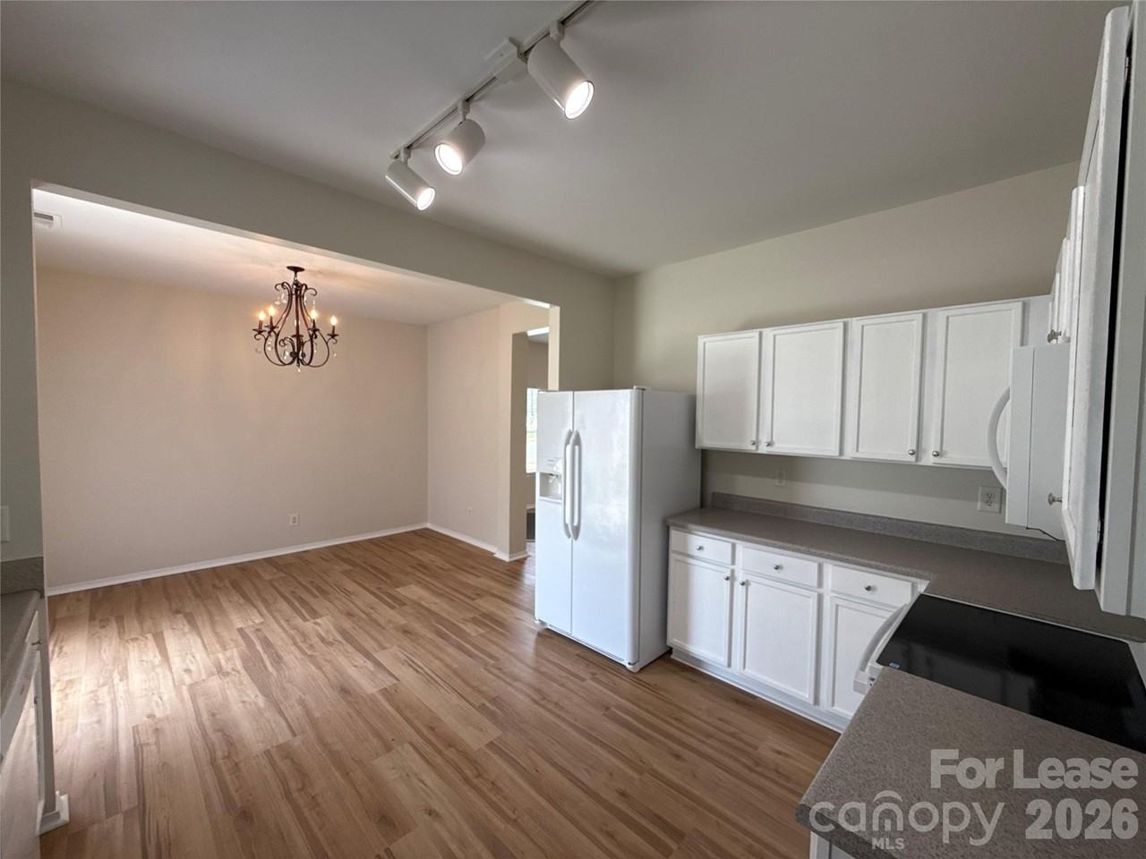 9402 Darwick St - Photo 7 of 18