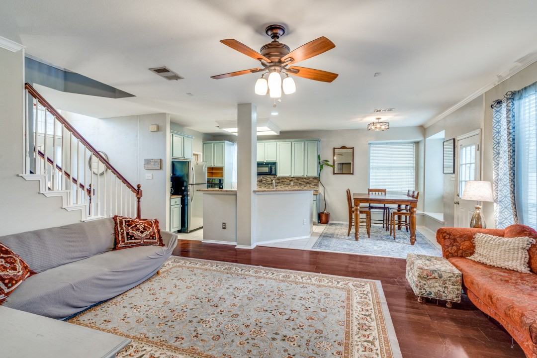 2031 Knights Ct - Photo 4 of 13