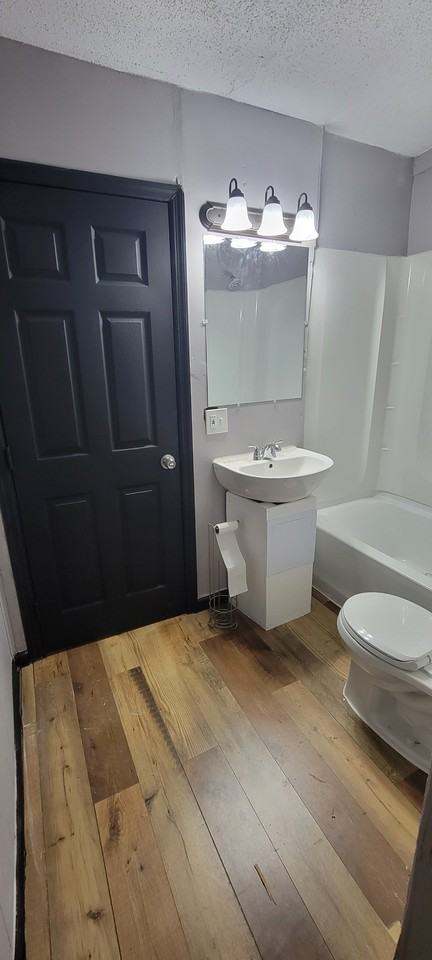 2809 Ellis St - Photo 2 of 5