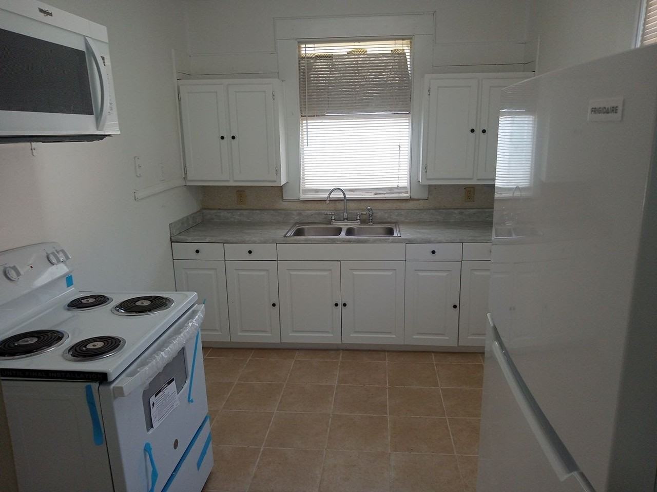 275 Adams St - Photo 4 of 19