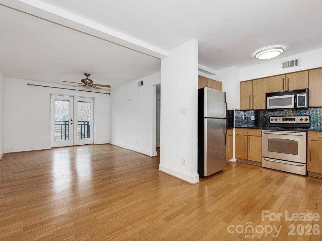 227 N Dotger Ave - Photo 5 of 20