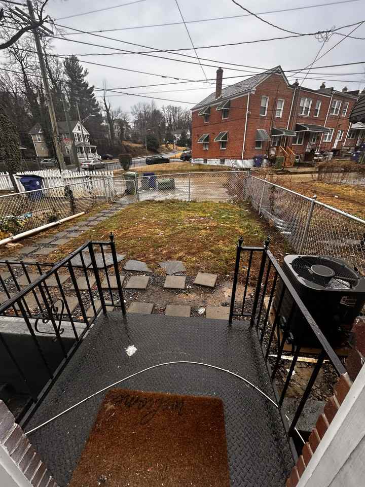 5103 Frederick Ave - Photo 6 of 25