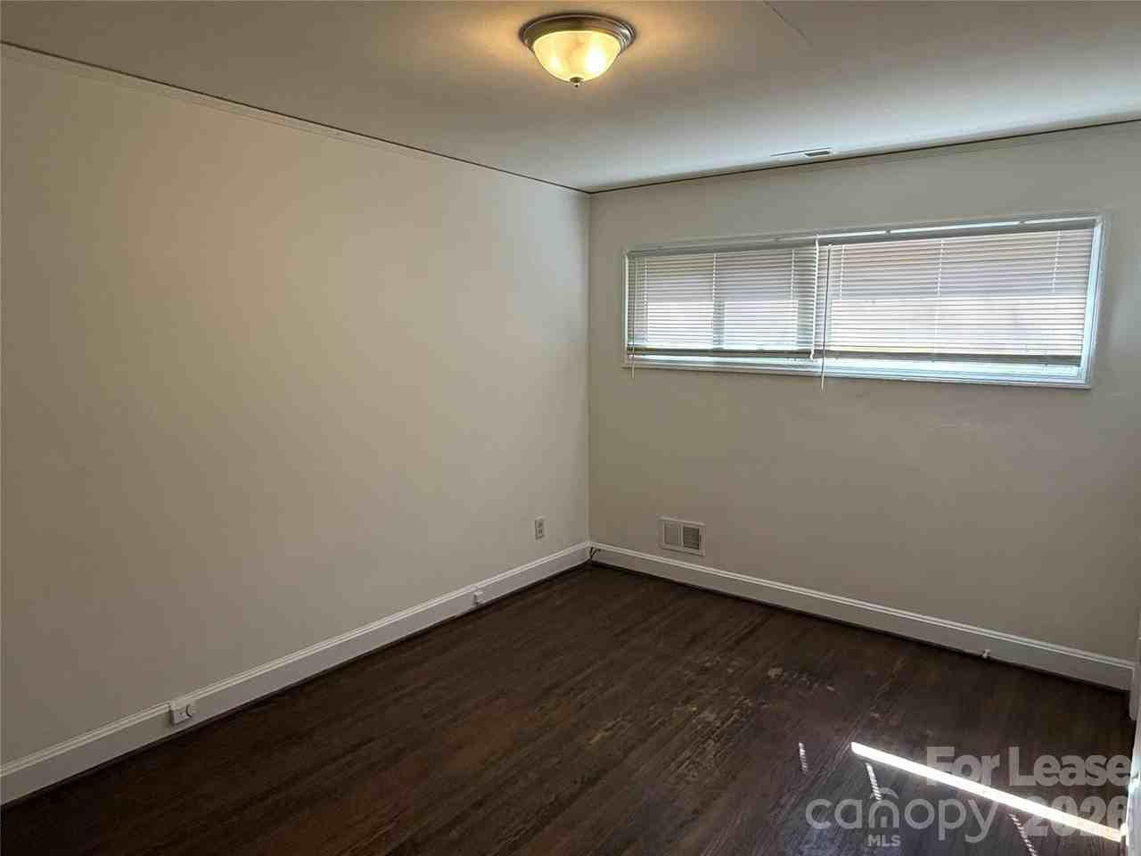 3104 Creighton Dr - Photo 4 of 7