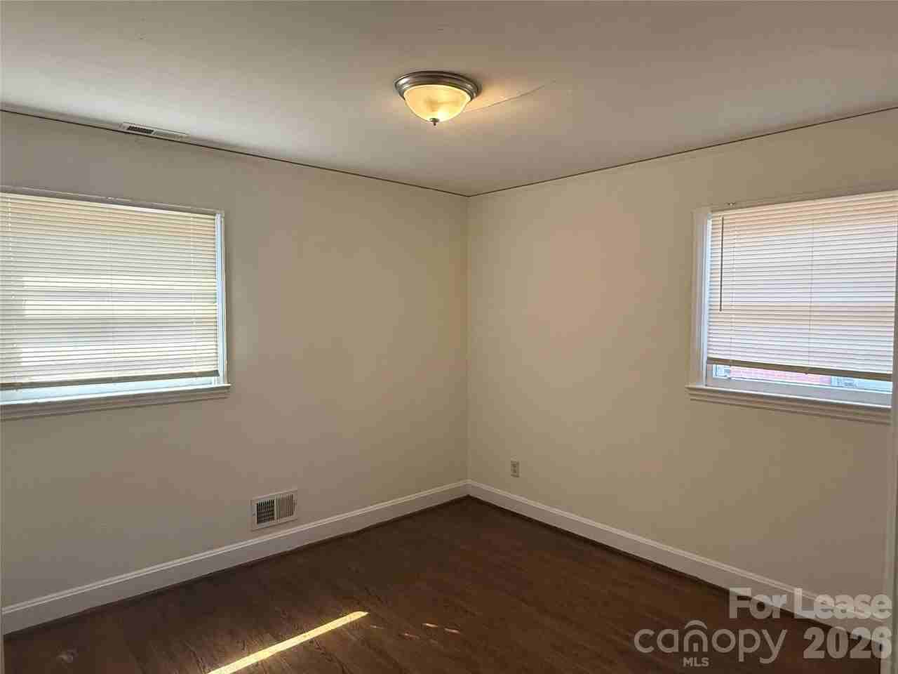 3104 Creighton Dr - Photo 5 of 7