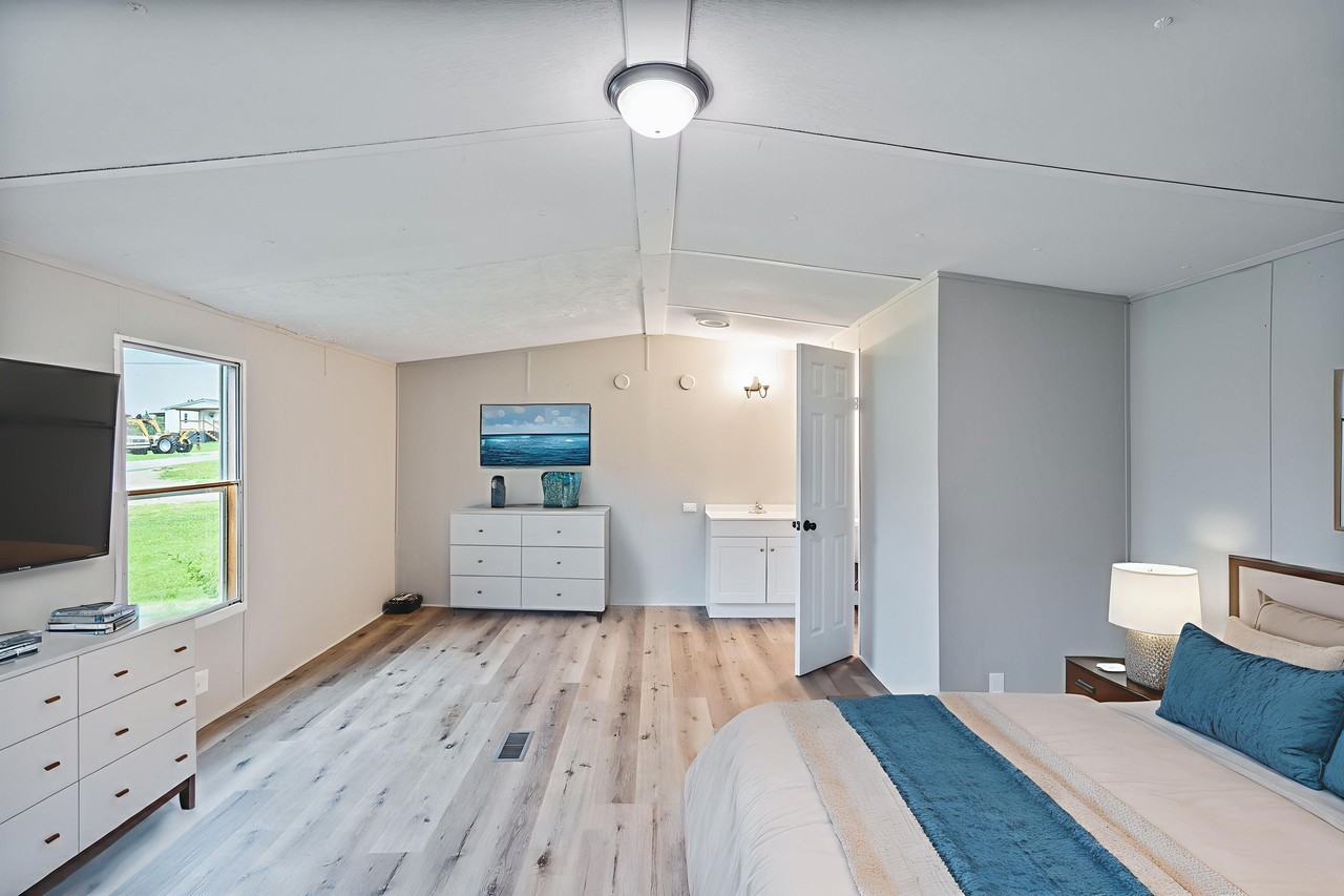 425 Eagle Way - Photo 6 of 20