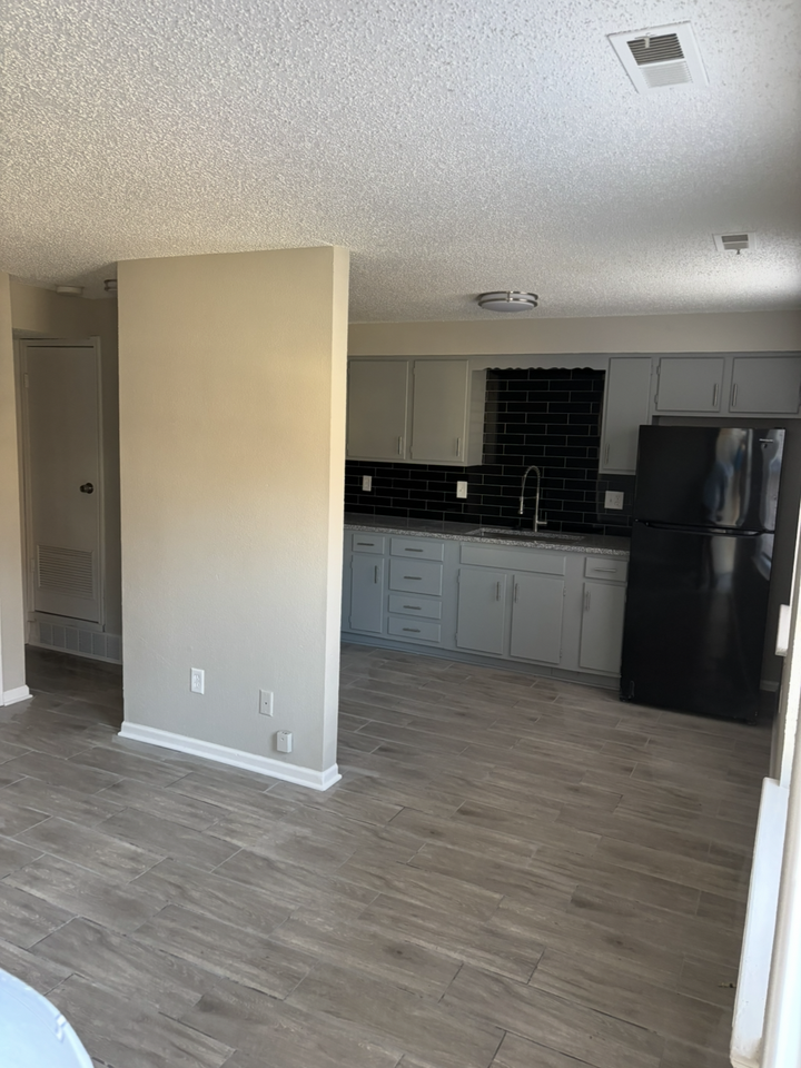 Cornell Ave #117B - Photo 2 of 5