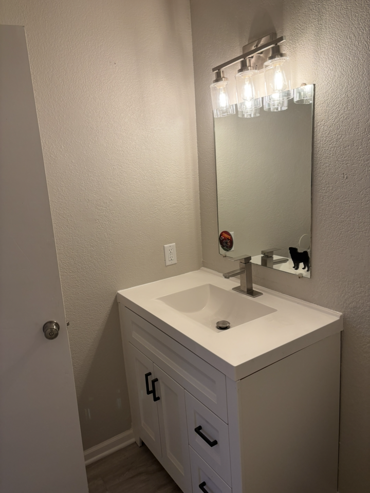 Cornell Ave #117B - Photo 4 of 5