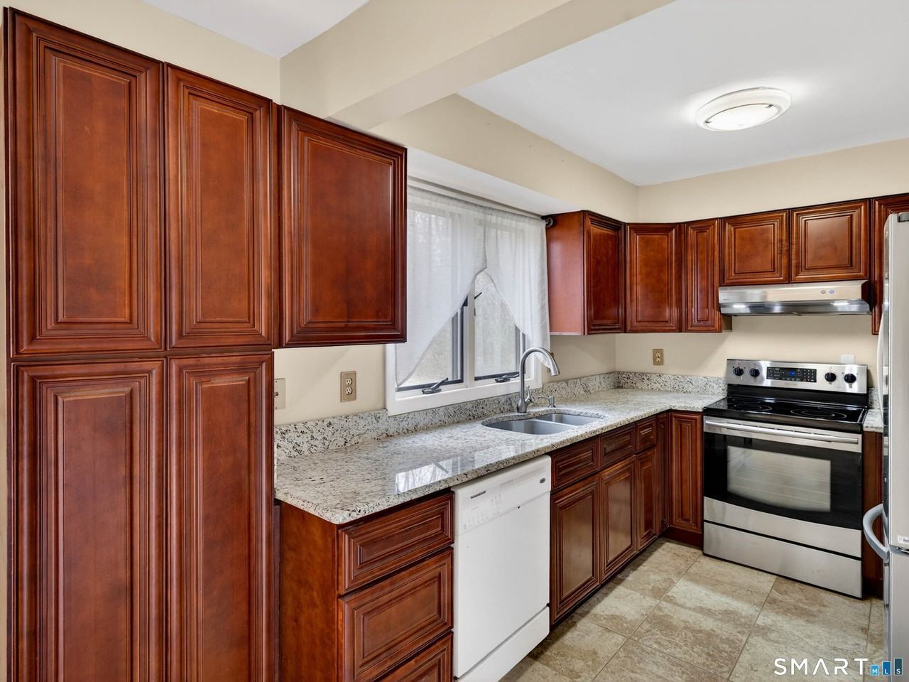 20 Pons Rd Unit 20 - Photo 6 of 24