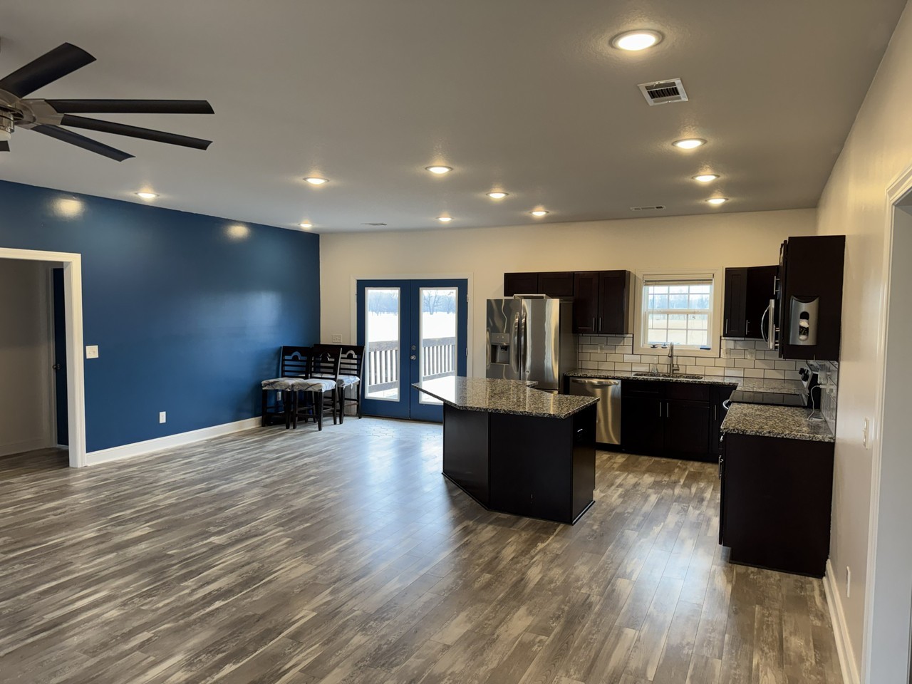 2404 Craighead Rd - Photo 3 of 13