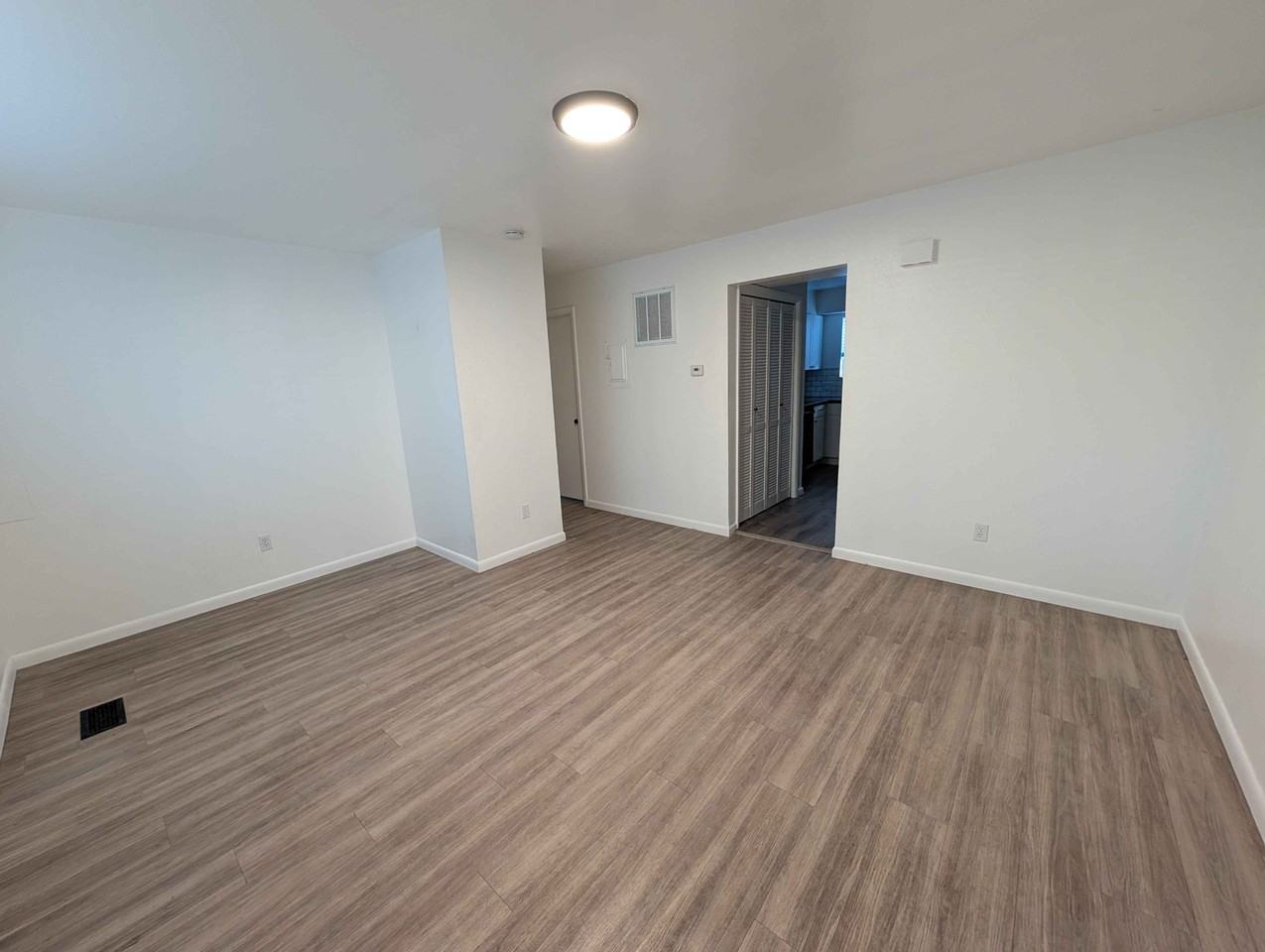 361 E Park Creeke Ln #C - Photo 3 of 14