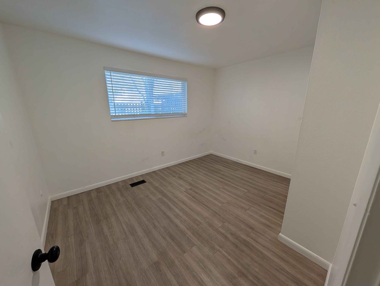 361 E Park Creeke Ln #C - Photo 7 of 14