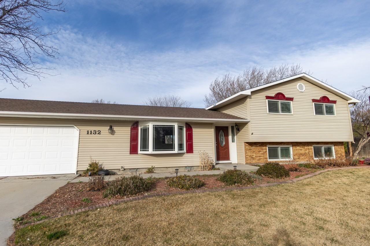 1132 S Amaya Pl - Photo 2 of 32