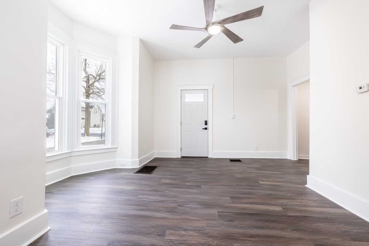 332 S Detroit St #A - Photo 2 of 16