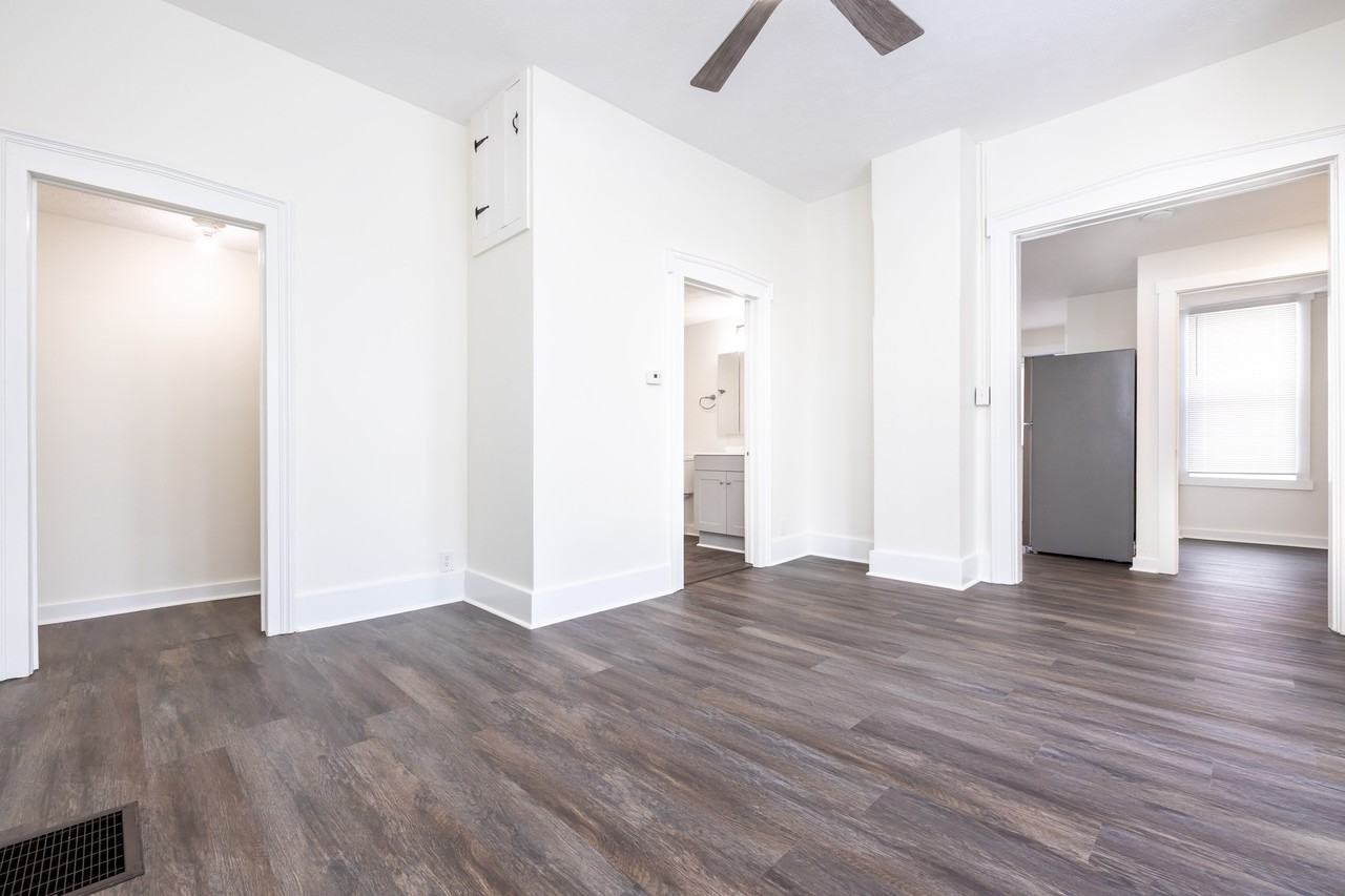 332 S Detroit St #A - Photo 3 of 16