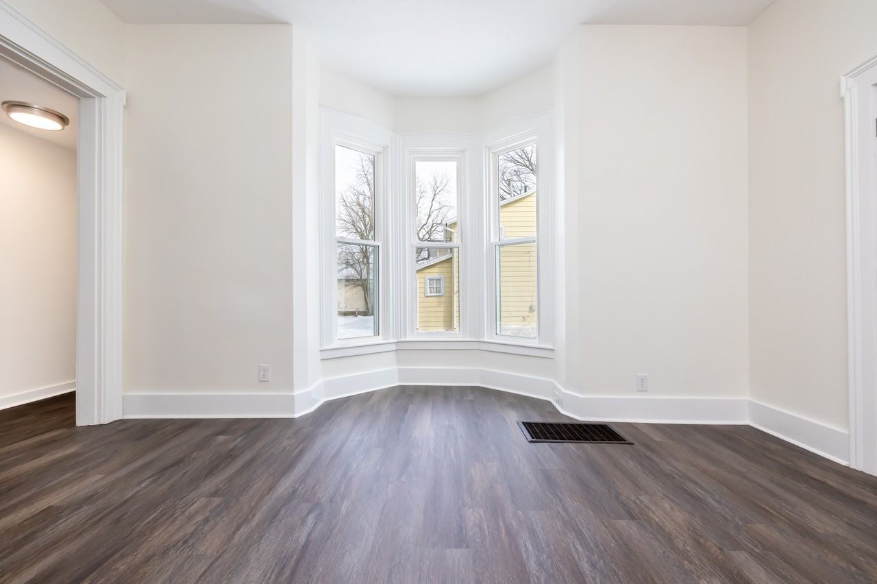 332 S Detroit St #A - Photo 5 of 16