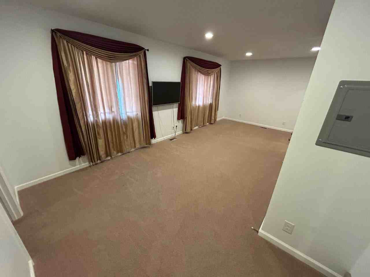 510 N Cass St - Photo 7 of 20