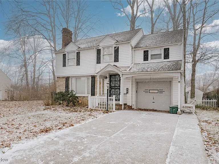 19814 Wickfield Ave - Photo 2 of 2