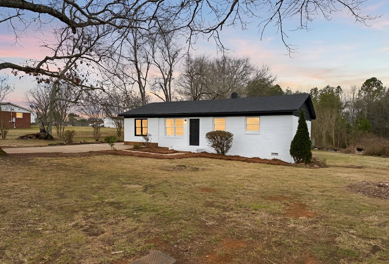 2749 Philadelphia Rd - Photo 2 of 10