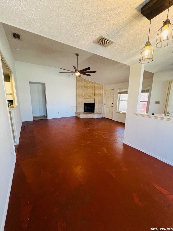 10866 Lake Path Dr - Photo 6 of 19