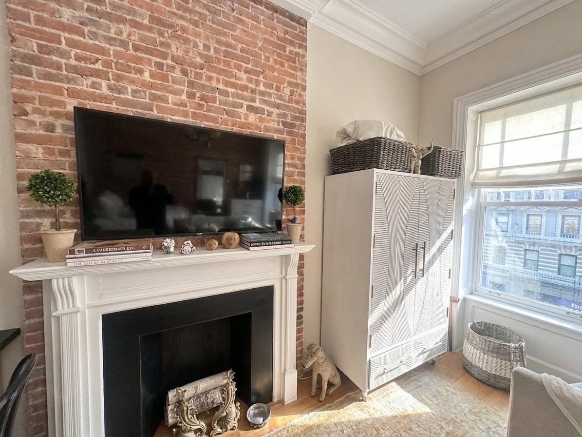 1298 Madison Ave Apt 4f - Photo 4 of 8